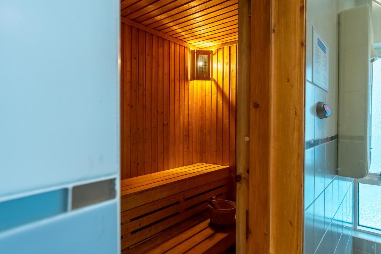 Gulf Oasis Hotel Apartments Fz Llc Дубай Екстериор снимка