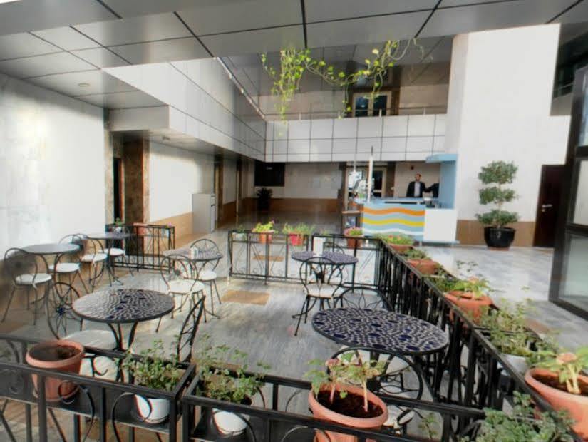 Gulf Oasis Hotel Apartments Fz Llc Дубай Екстериор снимка
