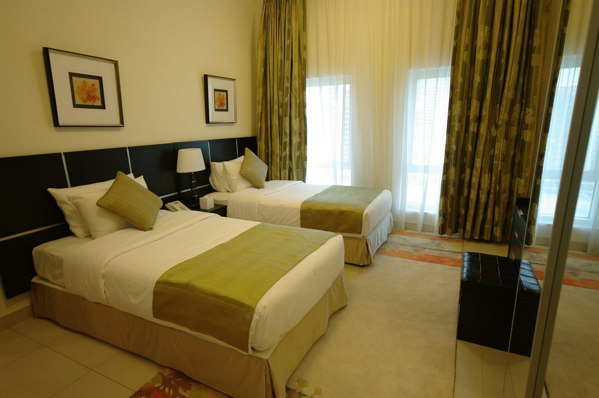 Gulf Oasis Hotel Apartments Fz Llc Дубай Екстериор снимка